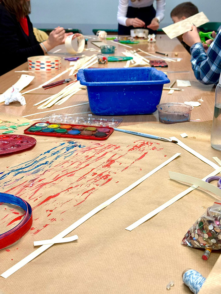 Przedświąteczne warsztaty w Etno – ozdoby z wiórów