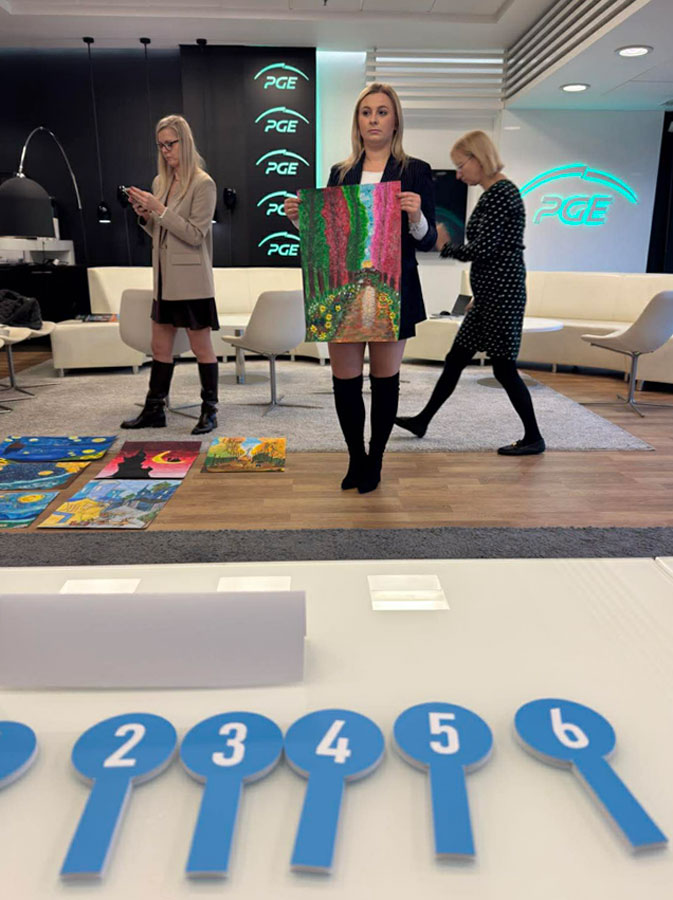 Obrady jury konkursu „Spotkania ze sztuką”