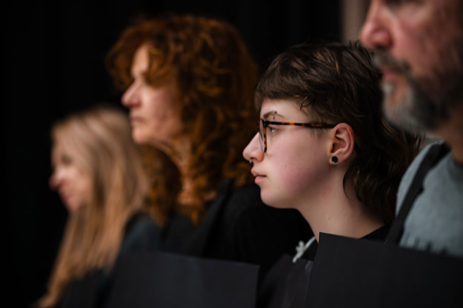 Paint it black/paraliż serca | Teatr Czterech 18.01, g. 18:04 Próba teatralna na finisaż wystawy „Waldemar Cwenarski. Czułość. Powroty i poszukiwania” w Pawilonie Czterech Kopuł – Teatr Czterech