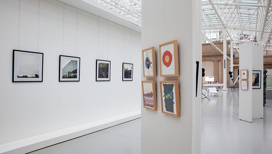 Fotorelacja z konferencji „Zalecenia: wizyta w muzeum. Sztuka jako panaceum” – prezentacja prac