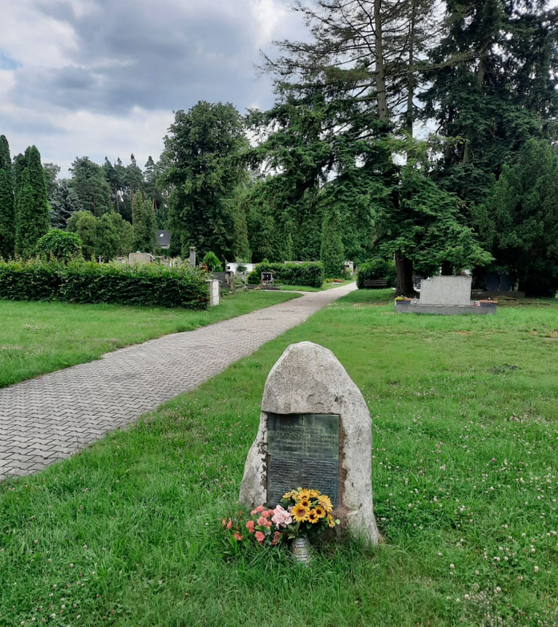 Tablica pamiątkowa prof. Heinricha Rauscha von Traubenberg w Doksach w Czechach, stan w 1999; fot. domena publiczna