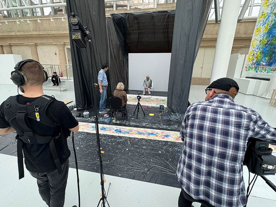 Przygotowania do wystawy „Wschód słońca na Zachodzie”