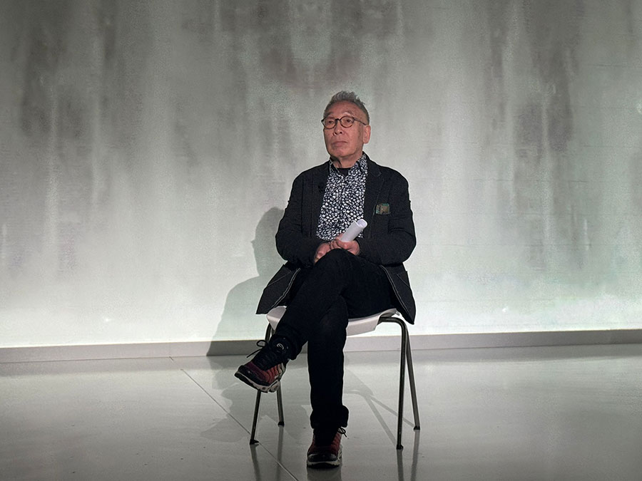 Przygotowania do wystawy „Wschód słońca na Zachodzie”