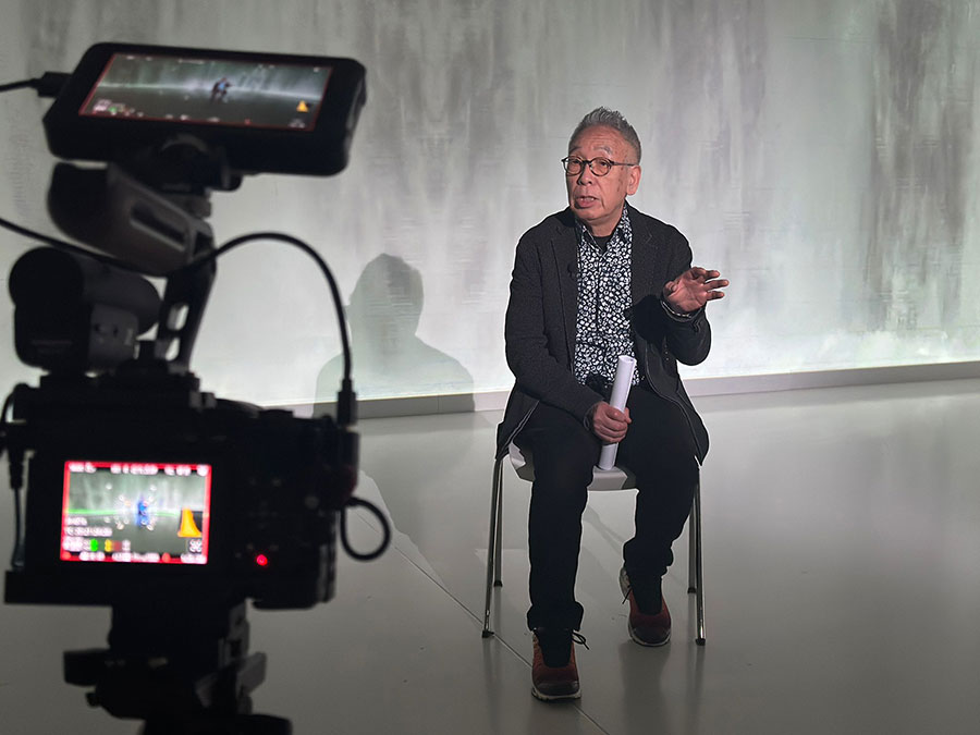 Przygotowania do wystawy „Wschód słońca na Zachodzie”