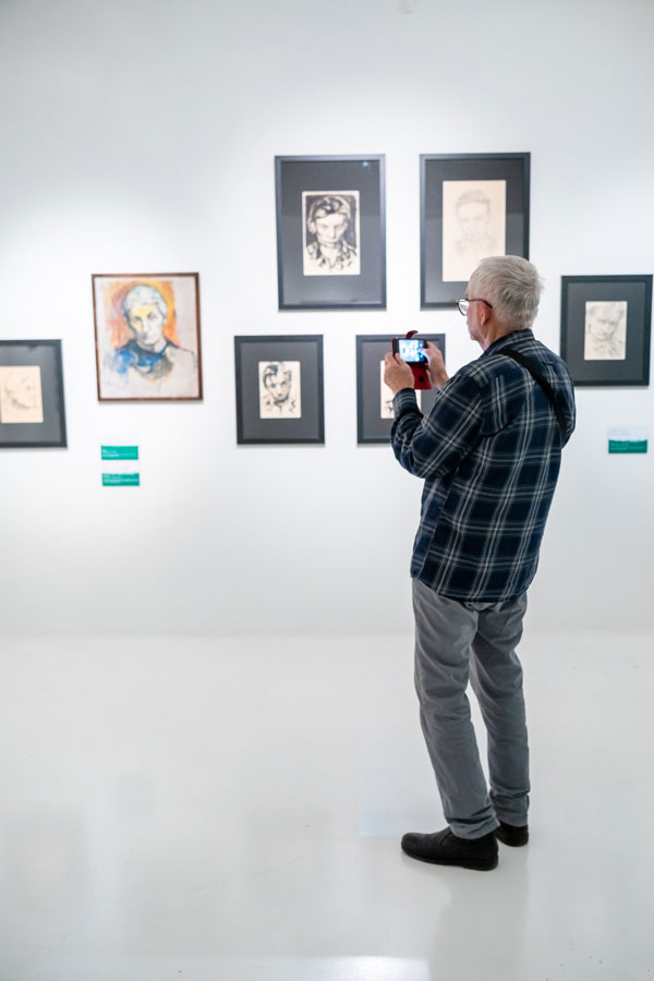 Teatr Czterech na zakończenie wystawy „Waldemar Cwenarski. Czułość. Powroty i poszukiwania”