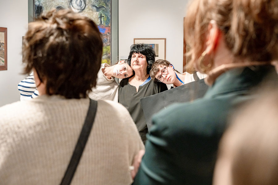 Teatr Czterech na zakończenie wystawy „Waldemar Cwenarski. Czułość. Powroty i poszukiwania”