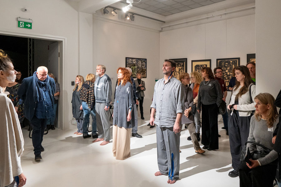 Teatr Czterech na zakończenie wystawy „Waldemar Cwenarski. Czułość. Powroty i poszukiwania”