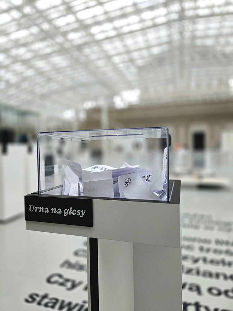 Głosowanie publiczności na najpiękniejszą książkę II wrocławskiego triennale