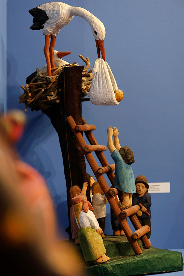 Rzeźba Jarosława Furgały na wystawie w Lubaczowie