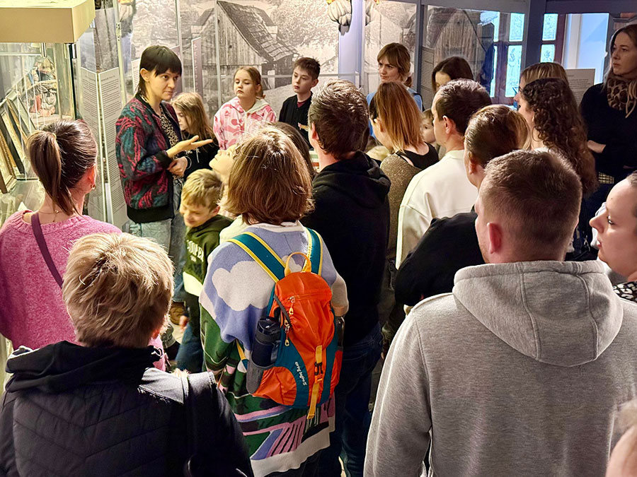 Warsztaty dla dzieci „Obrazy na szkle malowane”