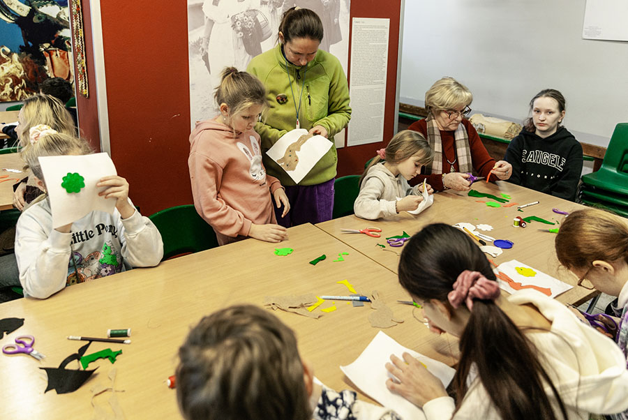 Ferie 2026 w Muzeum Etnograficznym, warsztaty „Aplikacja z królikiem”