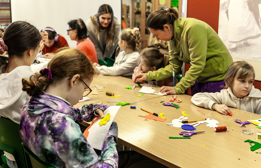 Ferie 2026 w Muzeum Etnograficznym, warsztaty „Aplikacja z królikiem”