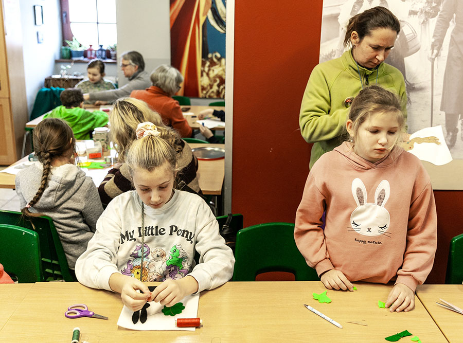 Ferie 2026 w Muzeum Etnograficznym, warsztaty „Aplikacja z królikiem”