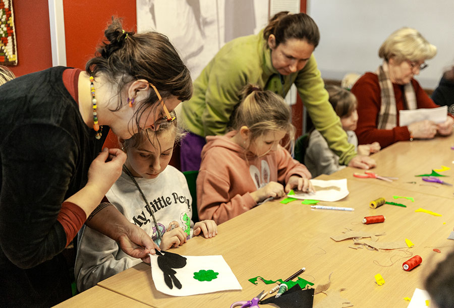 Ferie 2026 w Muzeum Etnograficznym, warsztaty „Aplikacja z królikiem”