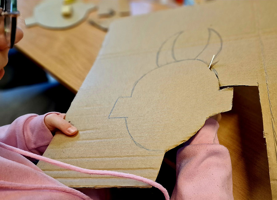 Warsztaty tworzenia ludowych masek karnawałowych w Muzeum Etnograficznym