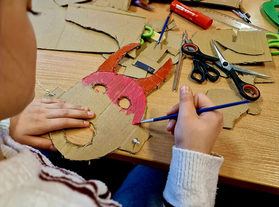 Warsztaty tworzenia ludowych masek karnawałowych w Muzeum Etnograficznym