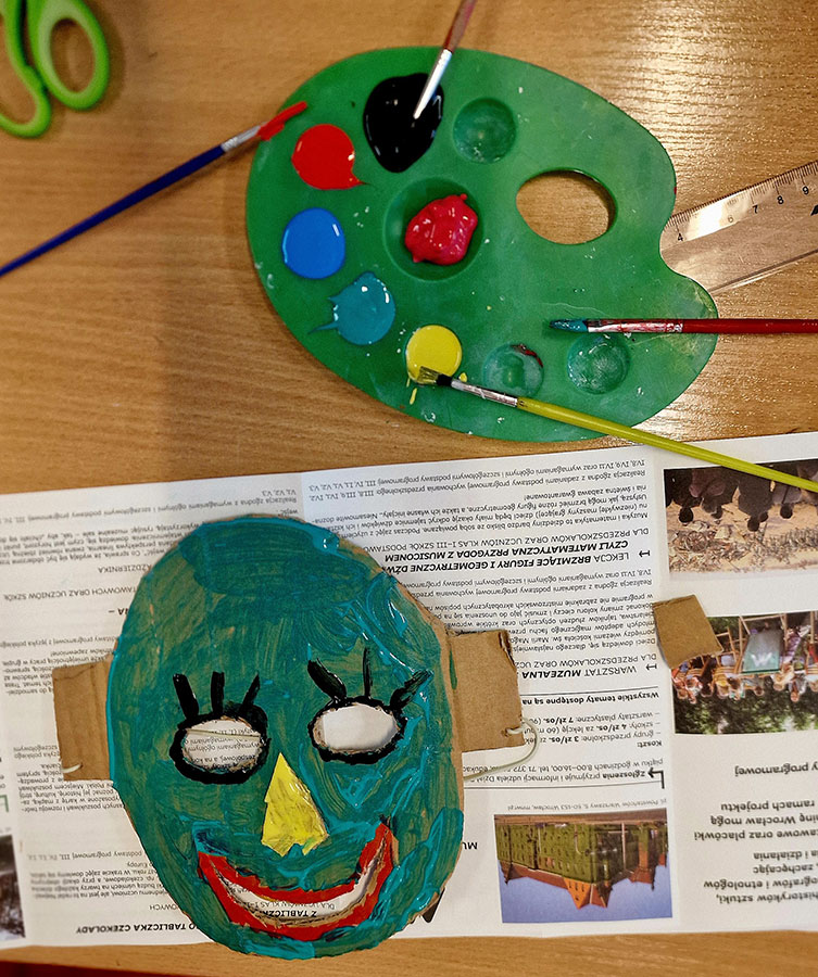 Warsztaty tworzenia ludowych masek karnawałowych w Muzeum Etnograficznym