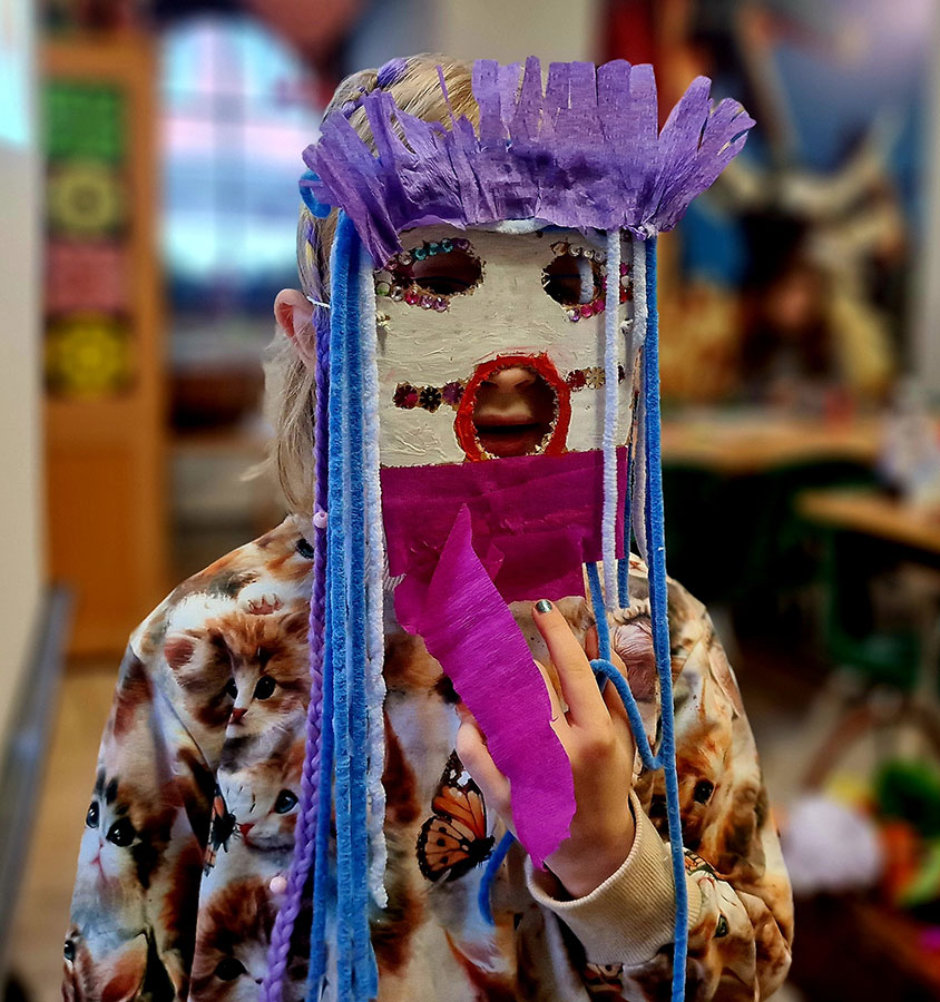 Warsztaty tworzenia ludowych masek karnawałowych w Muzeum Etnograficznym