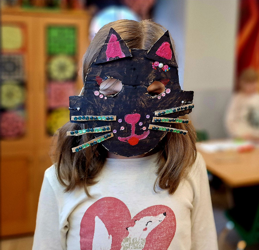 Warsztaty tworzenia ludowych masek karnawałowych w Muzeum Etnograficznym