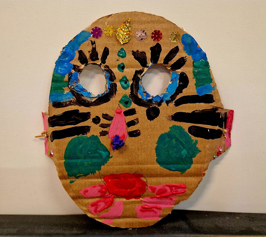 Warsztaty tworzenia ludowych masek karnawałowych w Muzeum Etnograficznym