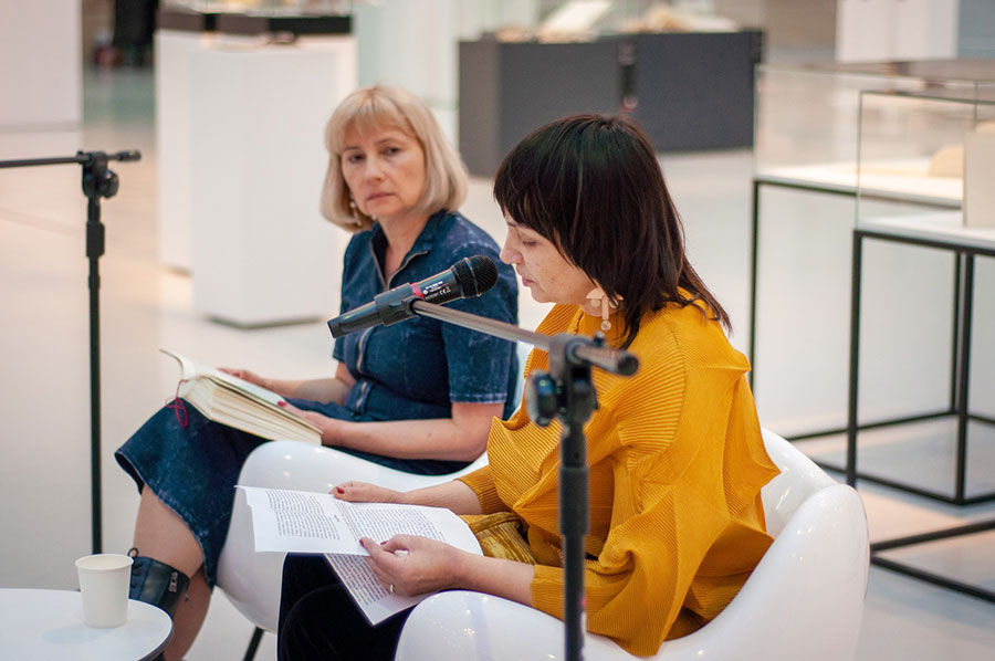 Maraton czytelniczy z Teatrem Czterech na zakończenie Ogólnopolskiego Przeglądu Sztuki Książki w Pawilonie Czterech Kopuł