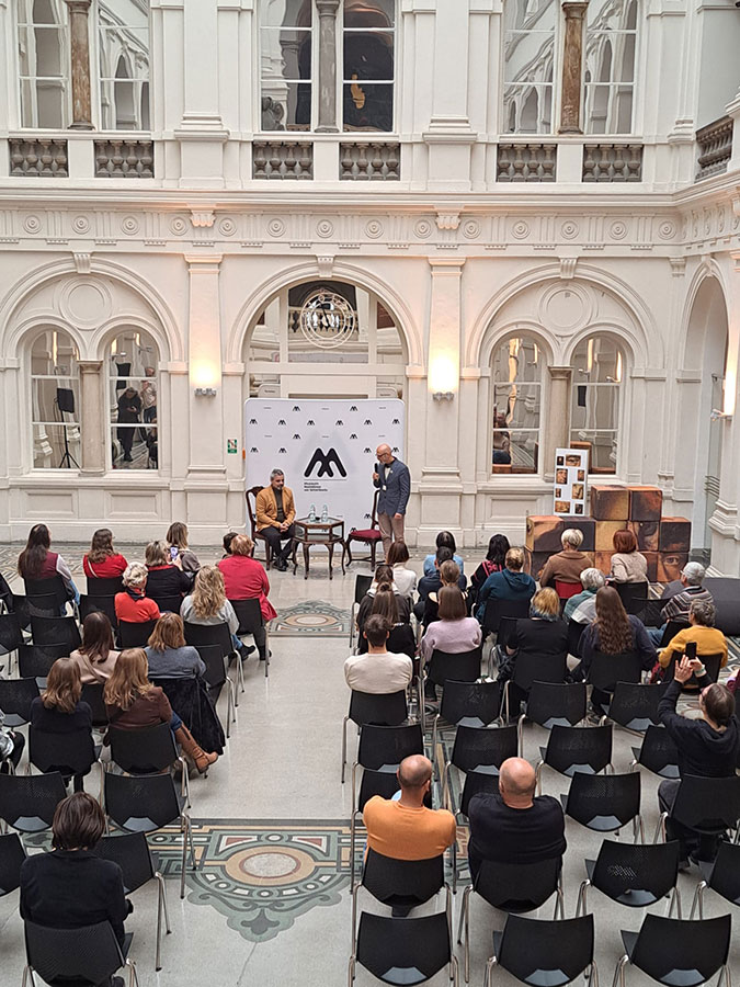 Konrad Imiela na spotkaniu w Muzeum Narodowym we Wrocławiu