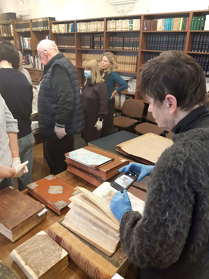 Oprowadzanie po Bibliotece Muzeum Narodowego we Wrocławiu dla Stowarzyszenia Przyjaciół Muzeum