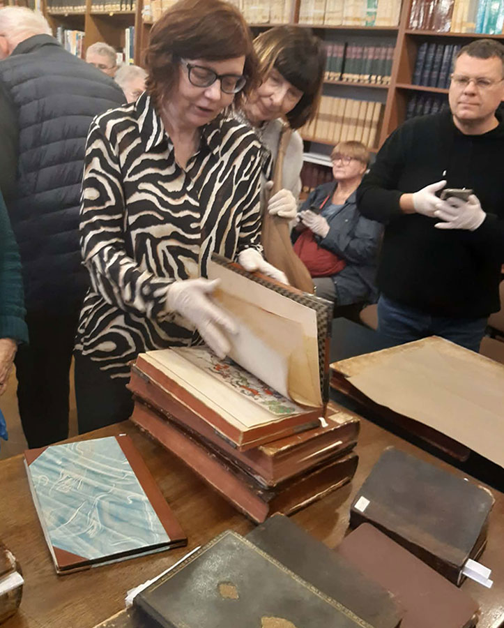 Oprowadzanie po Bibliotece Muzeum Narodowego we Wrocławiu dla Stowarzyszenia Przyjaciół Muzeum
