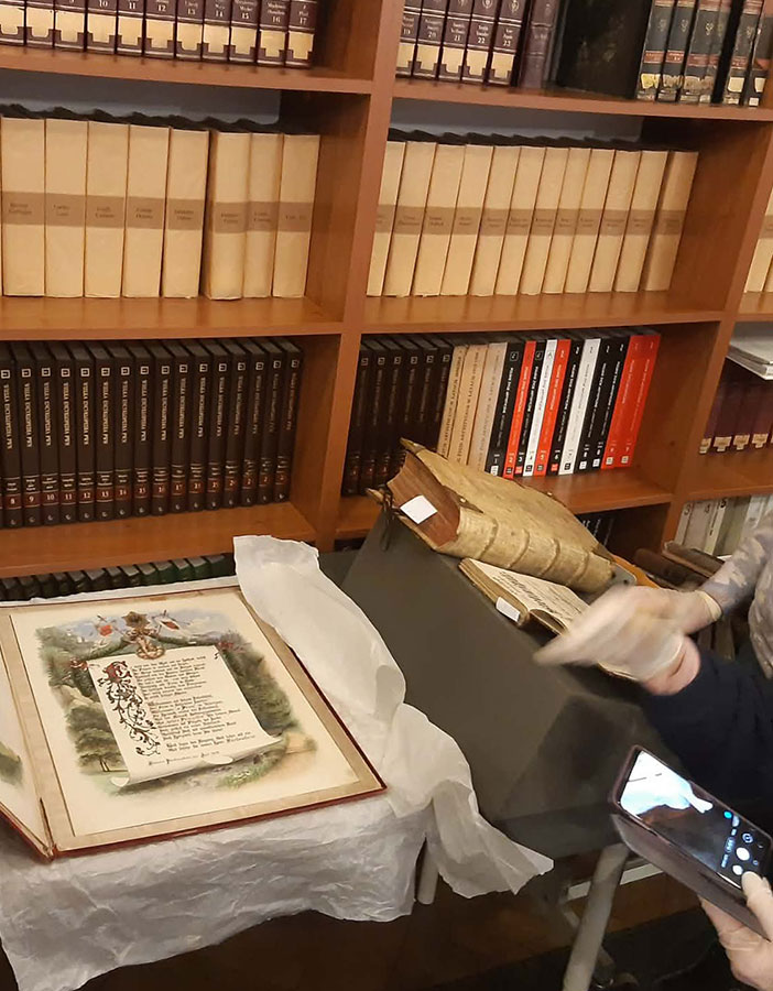 Oprowadzanie po Bibliotece Muzeum Narodowego we Wrocławiu dla Stowarzyszenia Przyjaciół Muzeum