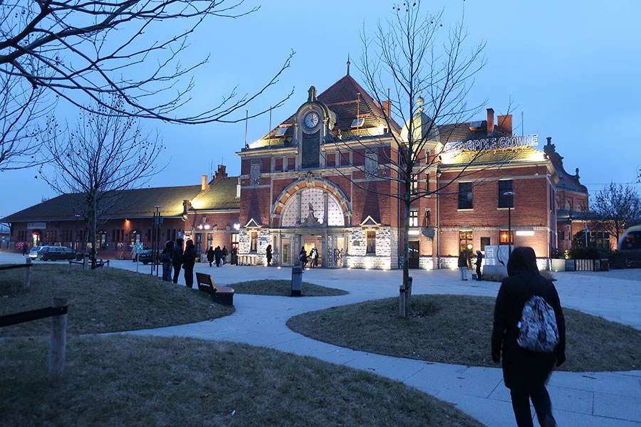 Wyjazd do Opola dla Stowarzyszenia Przyjaciół Muzeum – dworzec kolejowy