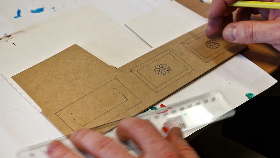 Malowana etnoskrzyneczka marzeń