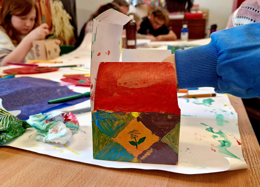 Malowana etnoskrzyneczka marzeń