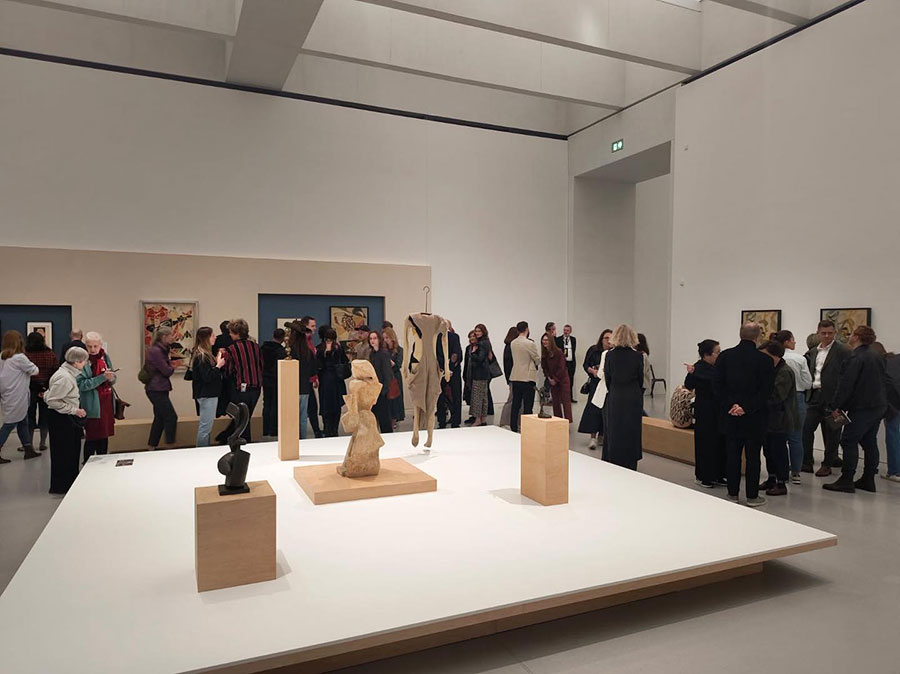 Prace Marii Jaremy na wystawie w Warszawie