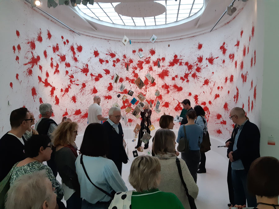 „Wschód słońca na Zachodzie” – fotorelacja z oprowadzania dla Stowarzyszenia Przyjaciół Muzeum