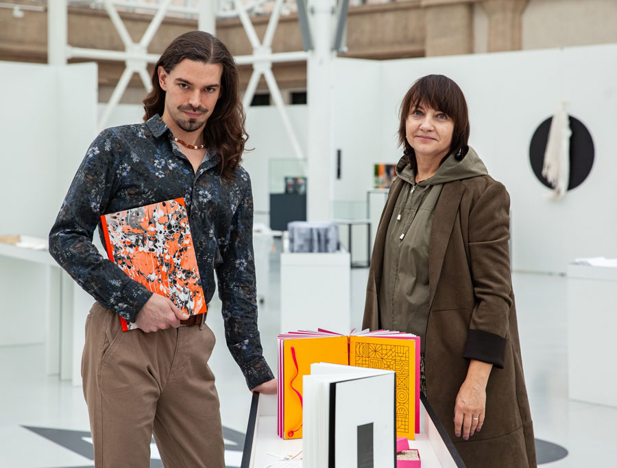 Nominacje w konkursie na Najpiękniejsze Polskie Książki 2025 dla publikacji: „Ogólnopolski Przegląd Sztuki Książki. II Wrocławskie Triennale”