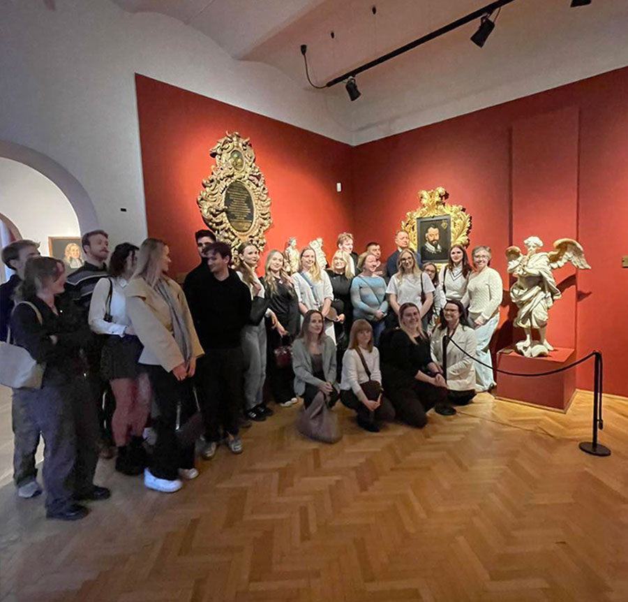 The Bridge z wizytą w Muzeum Narodowym