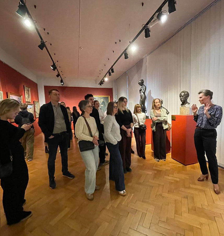 The Bridge z wizytą w Muzeum Narodowym