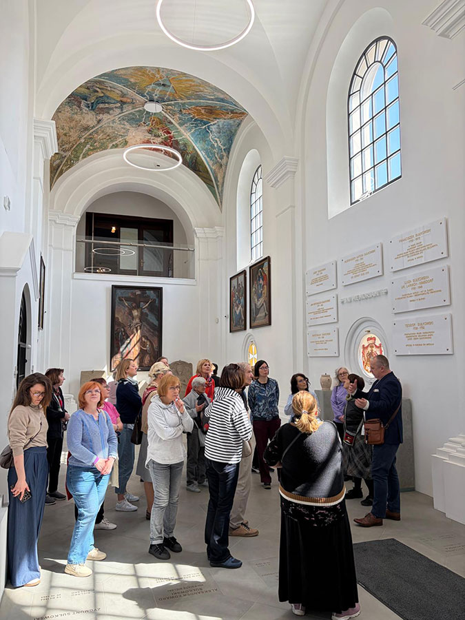 Wycieczka Stowarzyszenia Przyjaciół Muzeum Narodowego we Wrocławiu na wystawę porcelany księcia Sułkowskiego w Bielsku-Białym