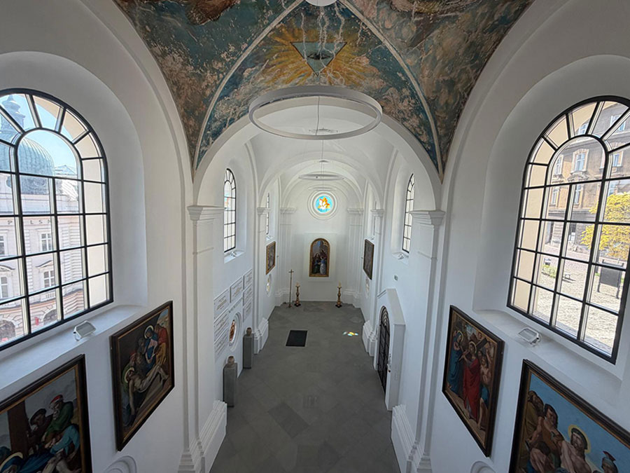 Wycieczka Stowarzyszenia Przyjaciół Muzeum Narodowego we Wrocławiu na wystawę porcelany księcia Sułkowskiego w Bielsku-Białym