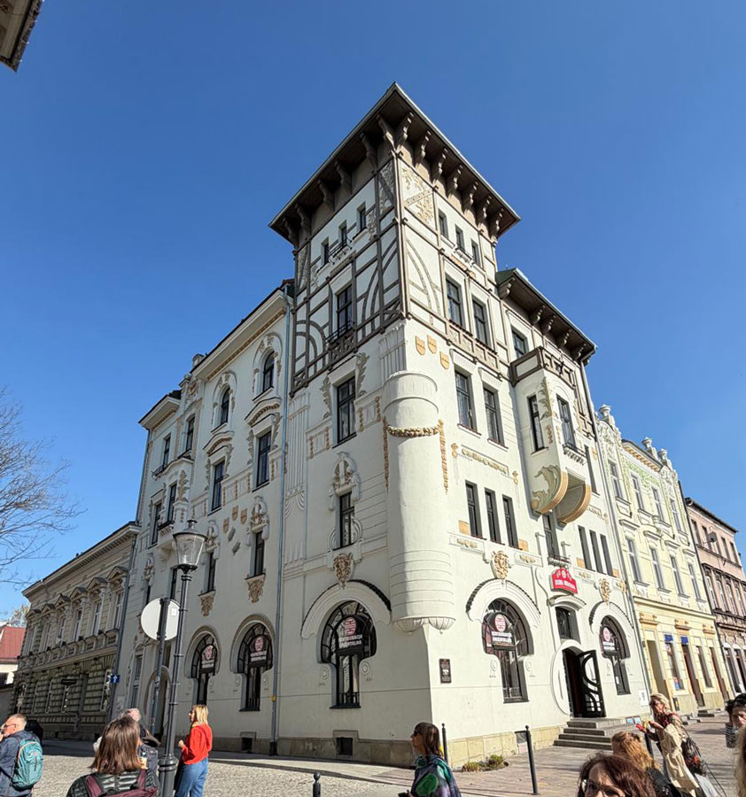 Wycieczka Stowarzyszenia Przyjaciół Muzeum Narodowego we Wrocławiu na wystawę porcelany księcia Sułkowskiego w Bielsku-Białym