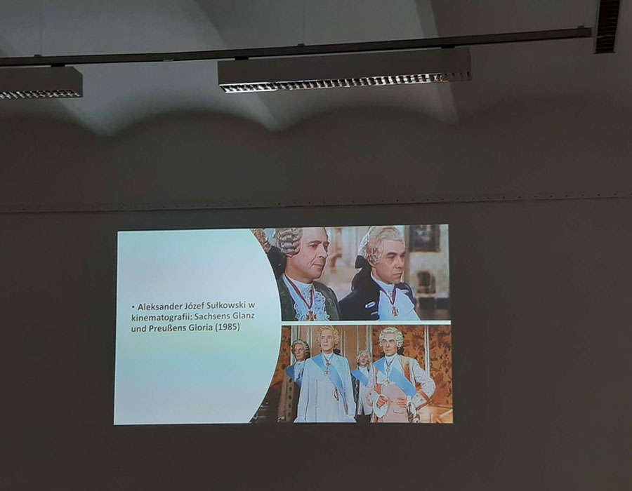 Wykład „Historia zaklęta-w-porcelanie” – fotorelacja ze spotkania w ramach cyklu „Czwartki w Przyjaciółmi”