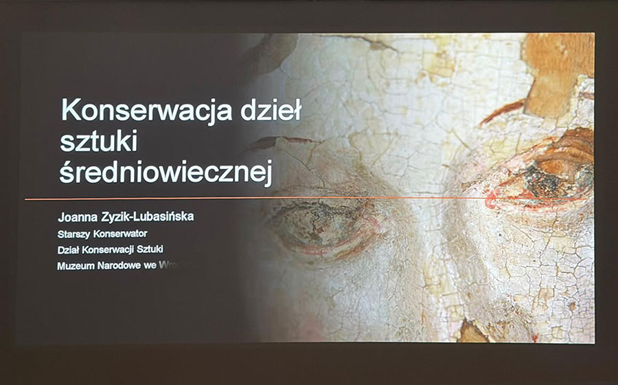 Fotorelacja z wykładu „Konserwacja dzieł sztuki średniowiecznej”
