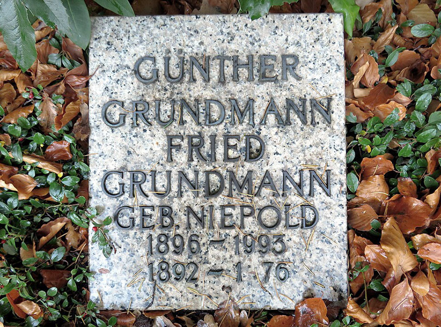 Nagrobek Günthera i Fried Grundmann w Ohlsdorf