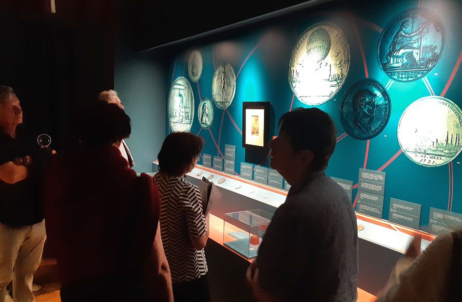 Oprowadzanie kuratorskie po wystawie „Medalierstwo z lat 1700–1799 w zbiorach Muzeum Narodowego we Wrocławiu”