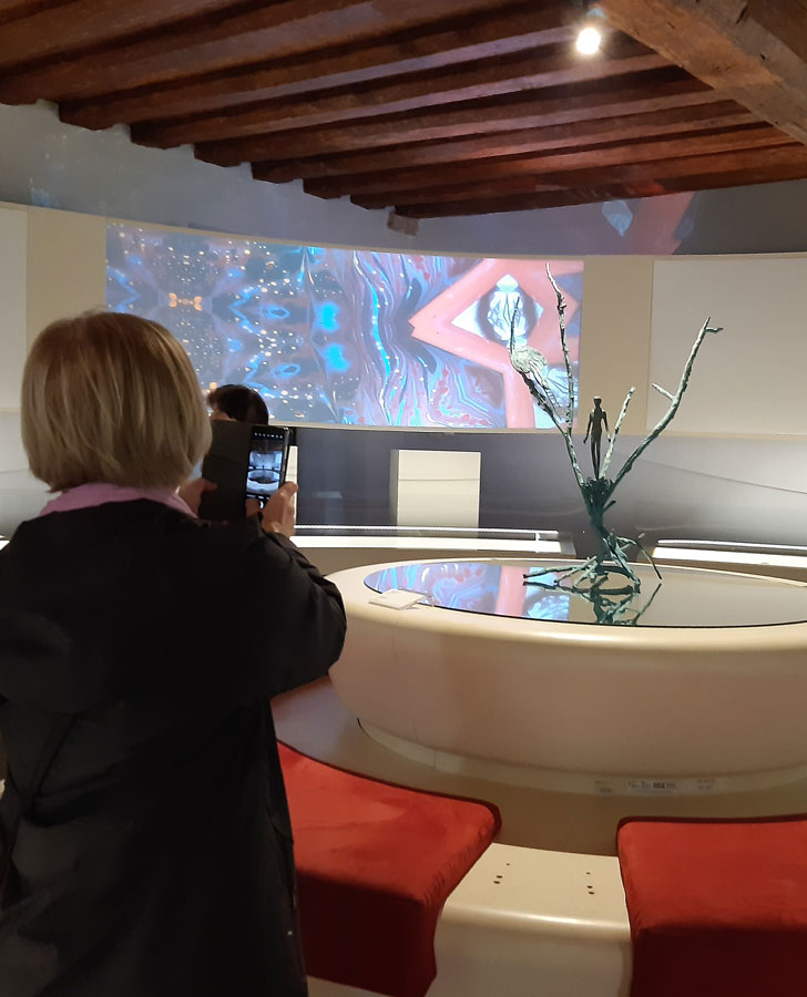 „Ogród wypowiedzianych słów” – fotorelacja z oprowadzania w Muzeum Pana Tadeusza dla Stowarzyszenia Przyjaciół Muzeum Narodowego we Wrocławiu