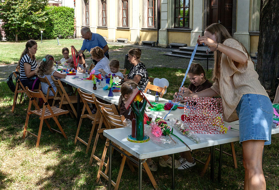 Warsztaty „Bukiet z bibuły” w Muzeum Etnograficznym we Wrocławiu
