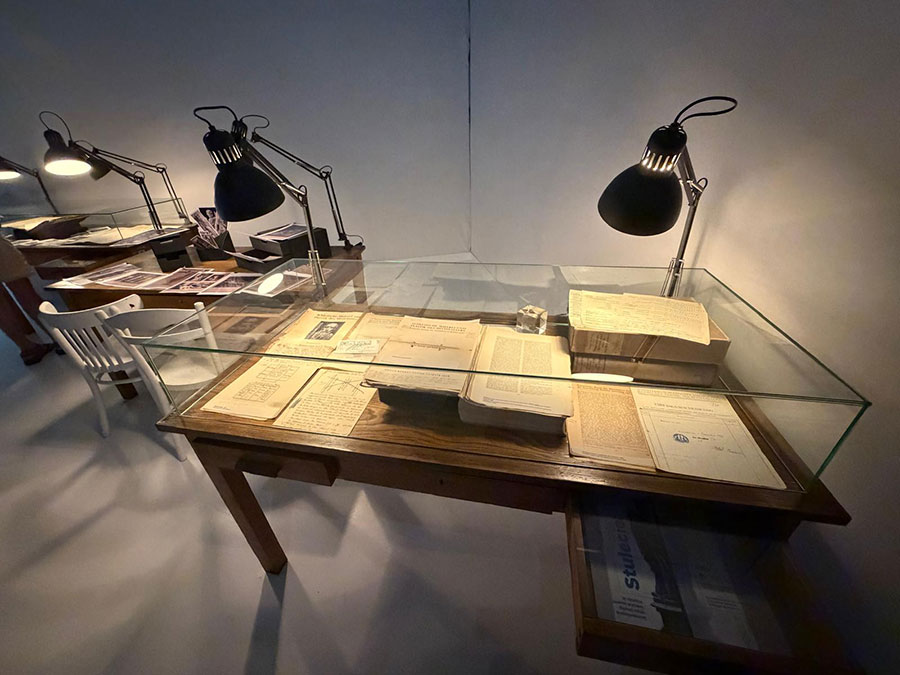 „Stulecie. W rocznicę wielkiej wystawy śląskiej sztuki średniowiecznej” – fotorelacja z oprowadzania dla Stowarzyszenia Przyjaciół Muzeum Narodowego we Wrocławiu
