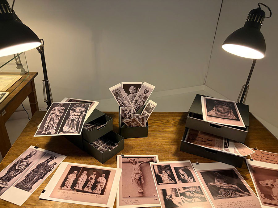 „Stulecie. W rocznicę wielkiej wystawy śląskiej sztuki średniowiecznej” – fotorelacja z oprowadzania dla Stowarzyszenia Przyjaciół Muzeum Narodowego we Wrocławiu