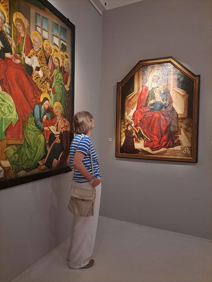 „Stulecie. W rocznicę wielkiej wystawy śląskiej sztuki średniowiecznej” – fotorelacja z oprowadzania dla Stowarzyszenia Przyjaciół Muzeum Narodowego we Wrocławiu
