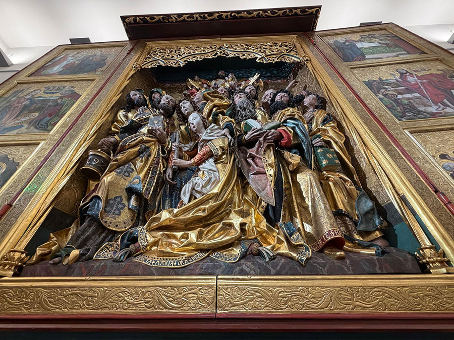 „Stulecie. W rocznicę wielkiej wystawy śląskiej sztuki średniowiecznej” – fotorelacja z oprowadzania dla Stowarzyszenia Przyjaciół Muzeum Narodowego we Wrocławiu